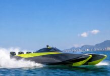 Catamarã 99: o barco mais leve que desafia o recorde de Eike Batista na Santos-Rio Uma lancha catamarã de competição offshore em altíssima velocidade, cortando as águas do litoral brasileiro em pleno dia…