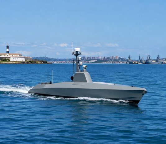 Veículo De Superfície Não Tripulado Da Marinha Do Brasil Navegando No Mar, Representando A Aramuss 2026